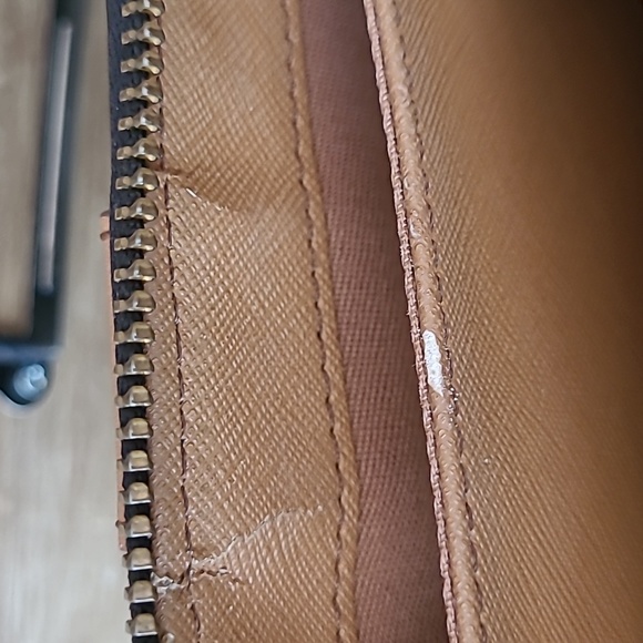 Fossil Zip Closure Wallet - Picture 5 of 10